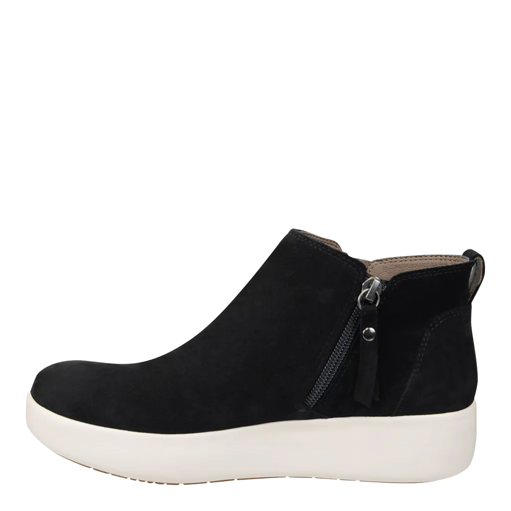 ADEPT in BLACK Sneaker Boots