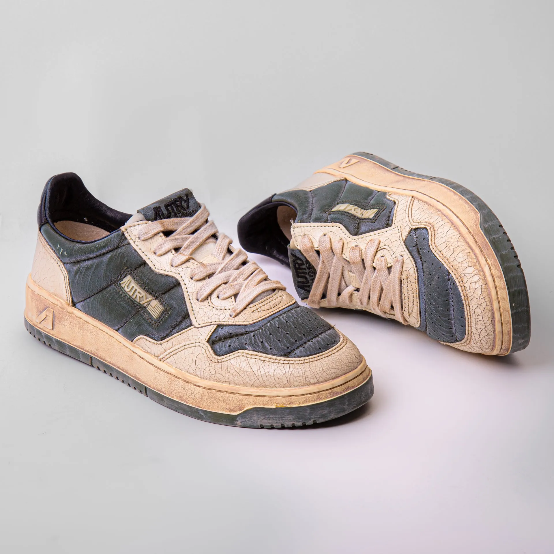 AUTRY SNEAKERS MEDIALIST LOW SUPER VINTAGE AVLM-AD 02 