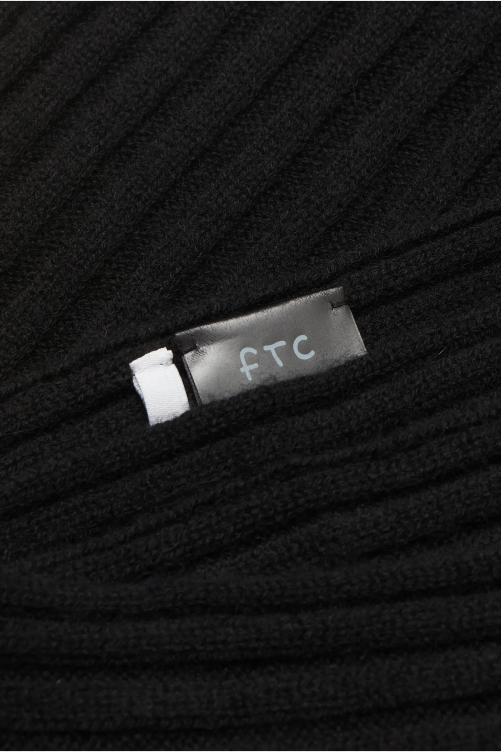 FTC cashmere scarf black