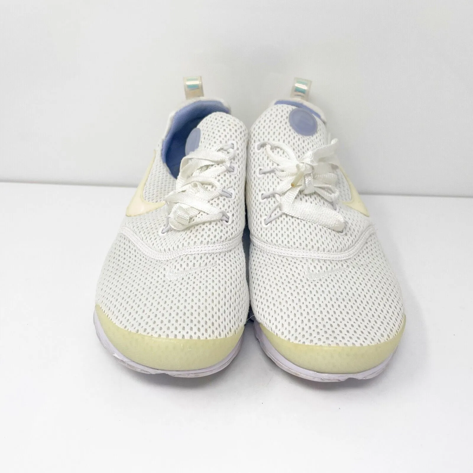 Nike Womens Presto Fly 910569-106 White Running Shoes Sneakers Size 7.5