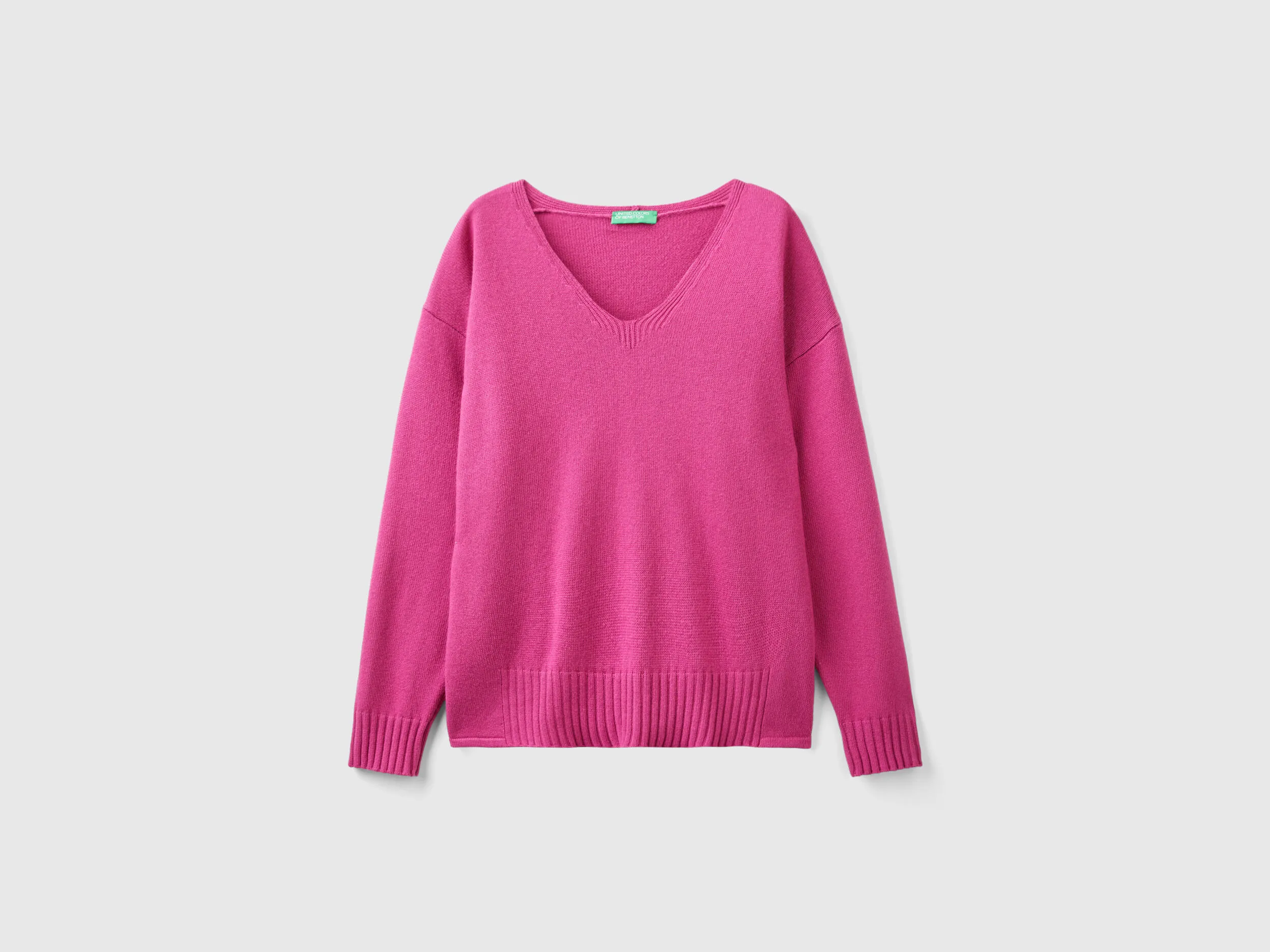 V-neck sweater in wool blend - Cyclamen | Benetton